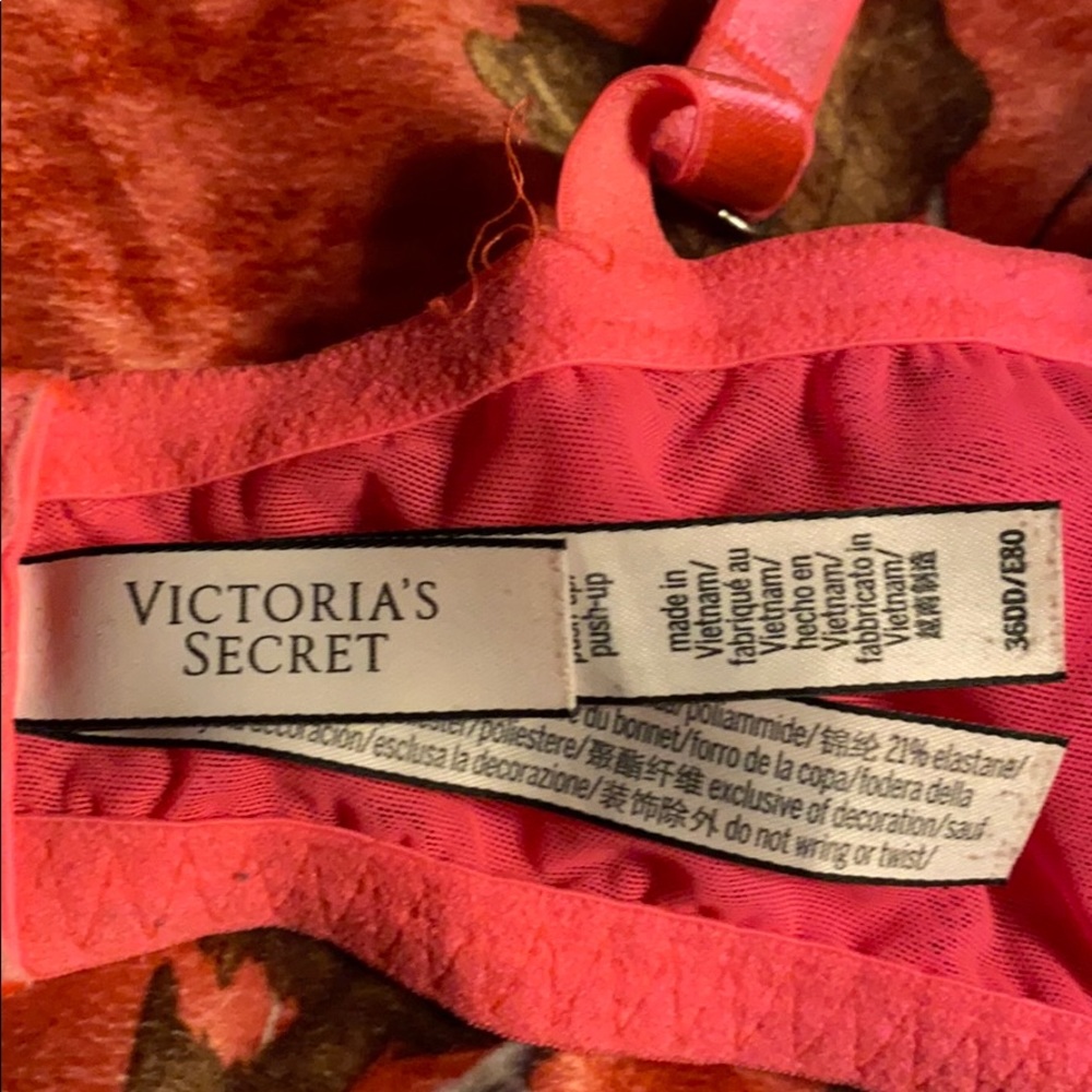 VS BRA - Picture 3 of 3